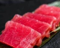 Sashimi thon - 6 Pieces .