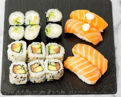 Plateau Parisian - 16 Pieces .