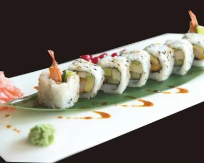  Dragon roll avocat Crevette 🦐 concombre